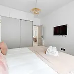 Appartement Haussmannienne De Luxe Au Coeur De 3eme *